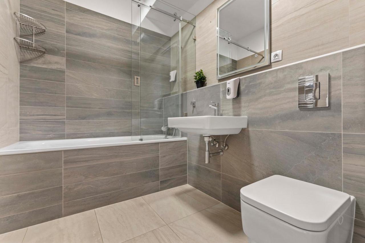 Apartamento Lam Premiere - Ac - Awesome View In Bratislava Exterior foto